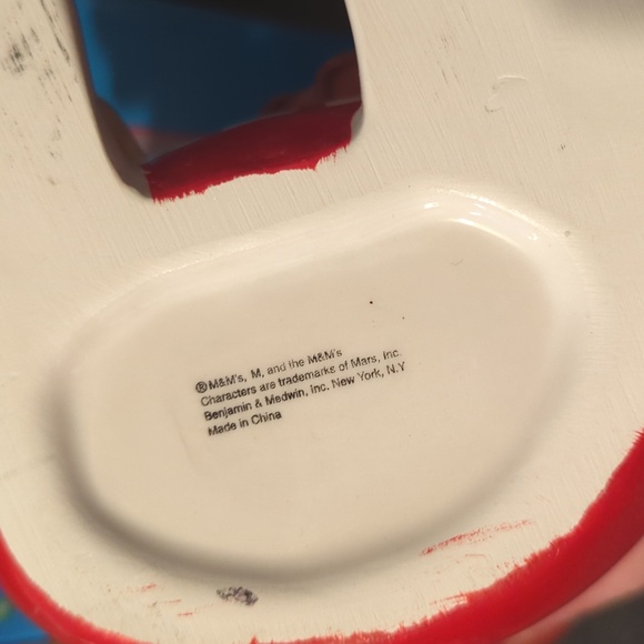 Red M&M's Soap dispenser 1999 - Picture 3 of 8